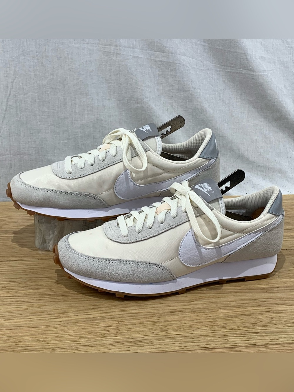Nike Daybreak Summit White Gum Womens Size 8 Sneakers Shoes CK2351-101